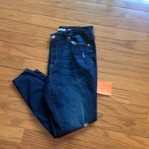 16 Celebrity pink distressed skinny jeans